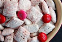 Sweet Valentine’s Day Puppy Chow with Free Printable Tags