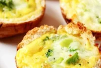 Cheesy Broccoli Quiche Bites