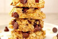 Irresistible 3-Ingredient Oatmeal Chocolate Chip Cookies