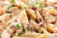 Mediterranean Sun-Dried Tomato Chicken Pasta