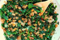 Simply Delicious Garlic Spinach