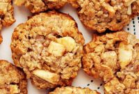 Chewy Apple Oatmeal Delights